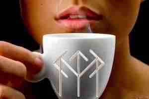«Чашка кофе» Автор: Рабочие руны: Уруз (2) + Тейваз — «толчок в бок», реактивное…